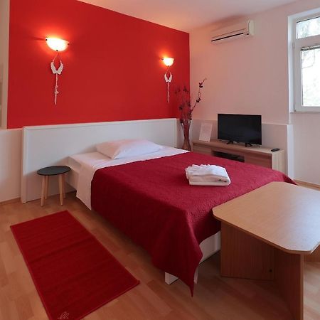 נובליה Apartments Lola מראה חיצוני תמונה