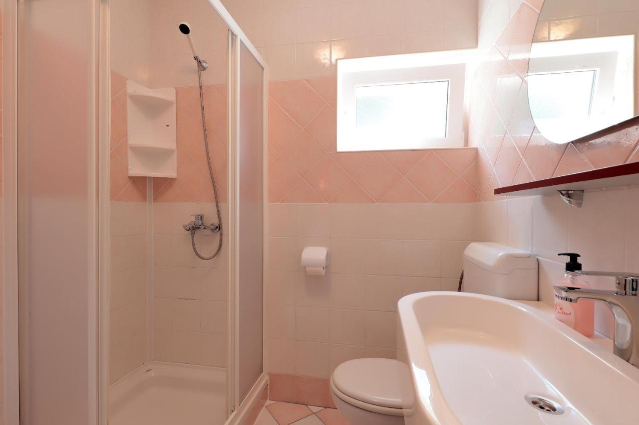 נובליה Apartments Lola מראה חיצוני תמונה