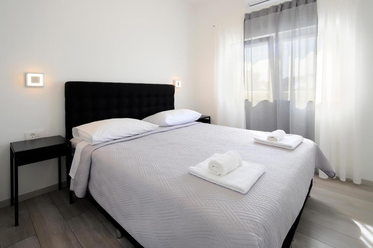 נובליה Apartments Lola מראה חיצוני תמונה