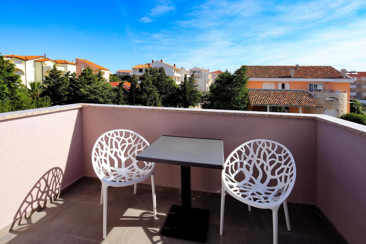 נובליה Apartments Lola מראה חיצוני תמונה