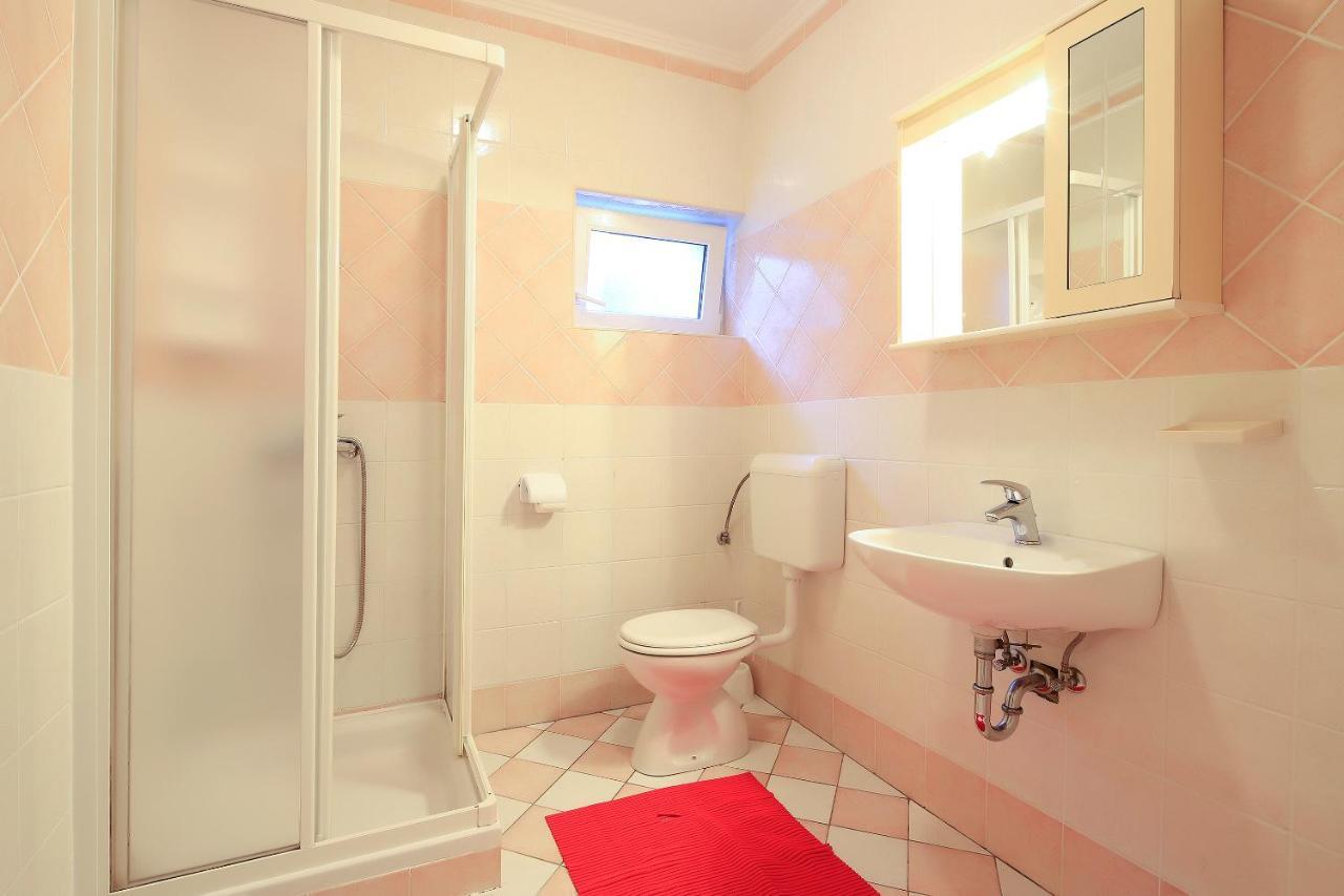 נובליה Apartments Lola מראה חיצוני תמונה