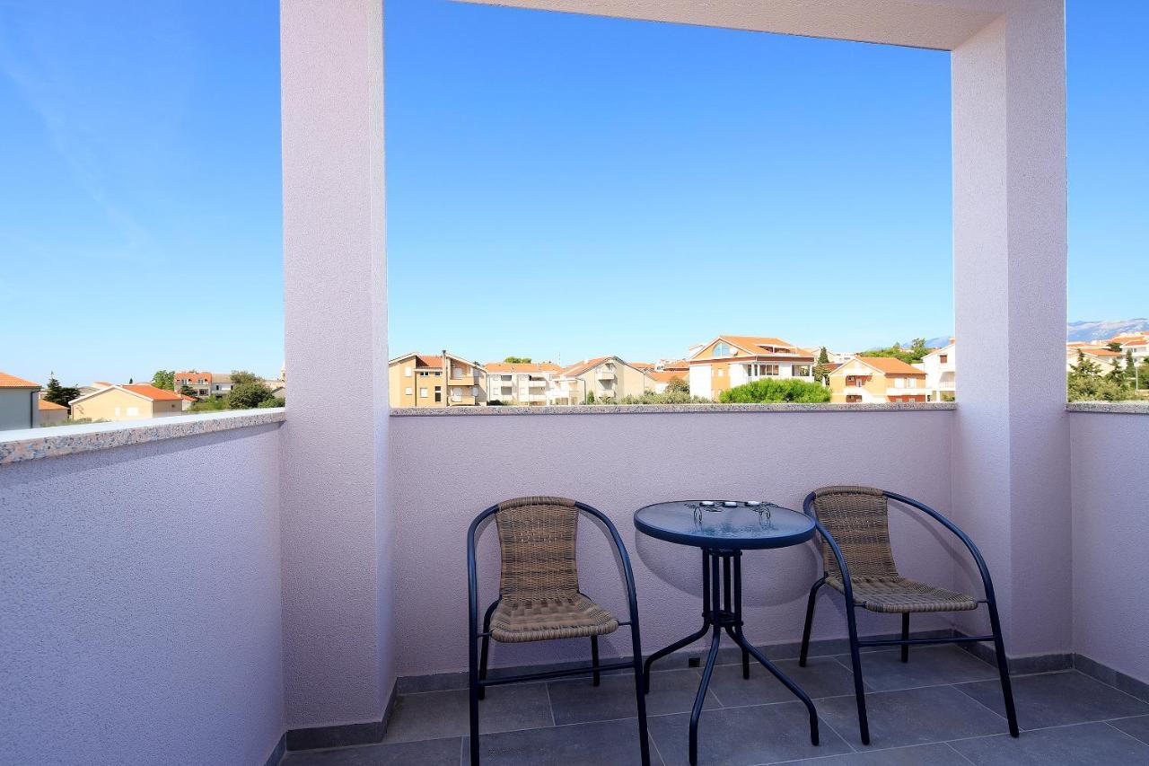 נובליה Apartments Lola מראה חיצוני תמונה